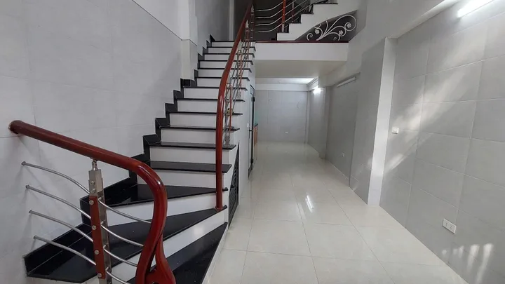 Cho Thuê Nhà Cổ Nhuế 2 - Bắc Từ Liêm/ 32M² 5 Tầng 4 Ngủ - Full Đồ - Giá Thuê 14tr
