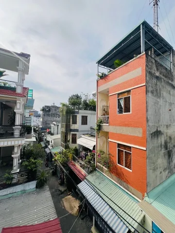 HXH VỚI ĐƠN GIÁ ~ 95TR/M2 SỞ HỮU NGAY NHÀ GẦN SÂN BAY T3 - 3 TẦNG LẦU - 70M2 - 2PN 2 WC - NHỈNH 6 TỶ TL