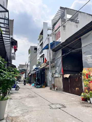 💥💥💯💯 DÀNH CHO ANH CHỊ ĐANG TÌM NHÀ GẦN QUẬN 6 - GIA ĐÌNH ĐÔNG NGƯỜI - OTO 7 CHỔ NGỦ TRONG NHÀ - HẺM 6m RỘNG - THOÁNG - DI CHUYỆN 4 PHƯƠNG 8 HƯỚNG DỄ DÀNG