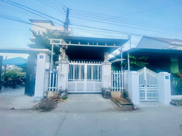 Lh 0938156791 Hiếu. 
Nhà mặt tiền Trương Công Kỉnh
Ninh Diêm 
5 x 21-70m T
dg 2 ô tô
cách đường Hòn Khói 50m
sau lưng trường Trần Quý Cáp
nhà mới toanh- để lại toàn bộ nội thất
đối diện tạp hoá, gần các tiện ích
1tỷ980tr