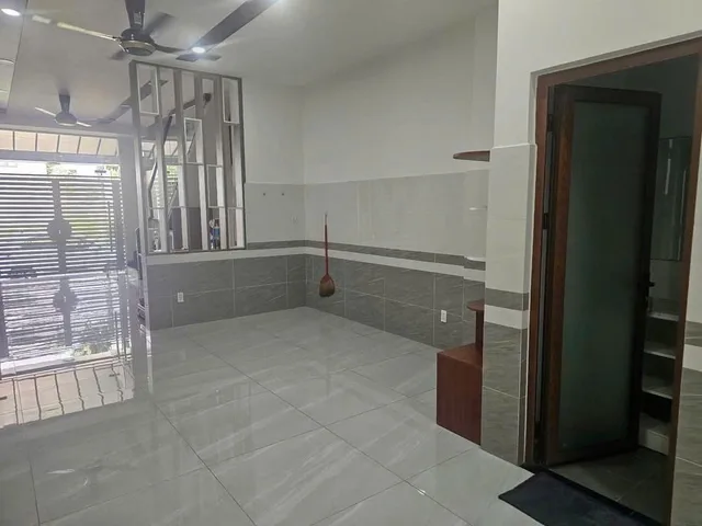BDS HVL Cho thuê nhà Kdc Nam Phan, Kế bên GloBal City.
Ngay Đổ Xuân Hợp qua GloBal mấy bước chân.