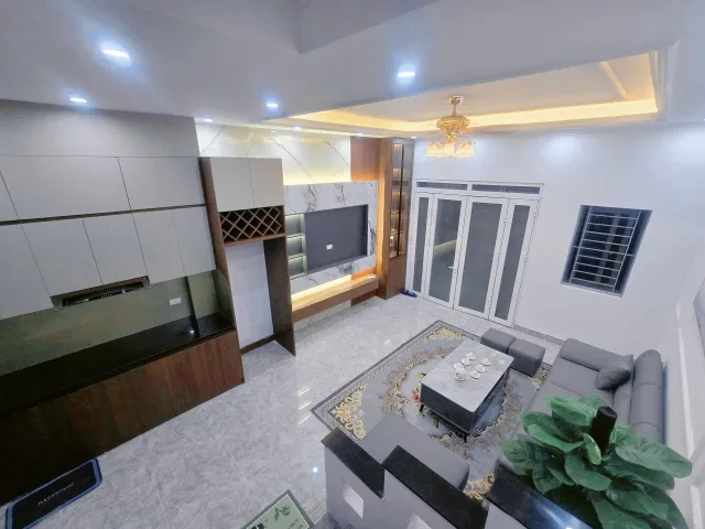 Tầm 8 tỷ sở hữu nhà 35m2, 5 tầng, nội thất full, ngõ rộng, nông, ô tô lùi cửa tại Đa Sỹ