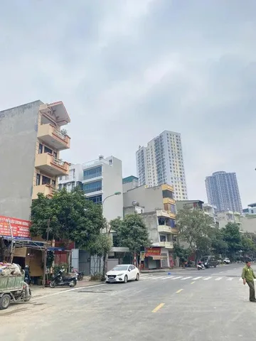 Hiếm nhà mặt phố Nguyễn Văn Lộc, 52m2, mặt tiền rộng 3.5m, vỉa hè và đường lớn. kinh doanh tốt, giá chỉ 20 tỷ