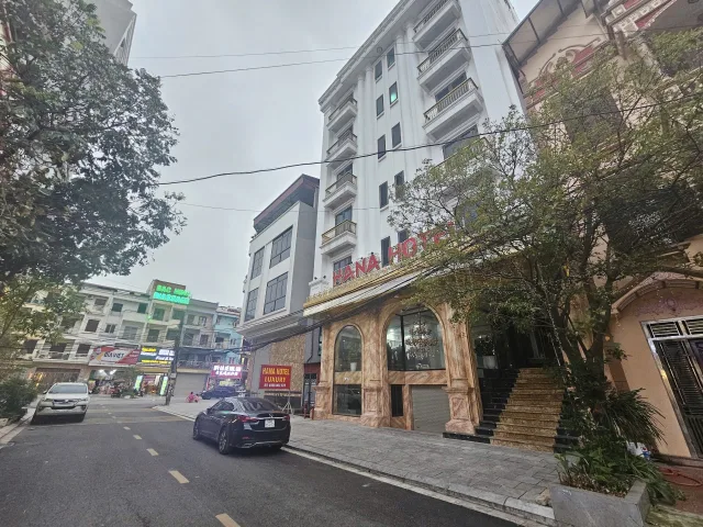 Bán nhà 3 tầng lô góc diện tích đất 106m mặt 8m nhìn vườn hoa khu vui chơi hoà đình. Làn 2 đường ngọc hân công chúa. Phường võ cường tỉnh bắc ninh
