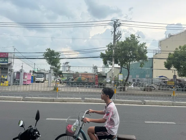 Cần bán lô đất mặt tien số 53 đường lê van quoi