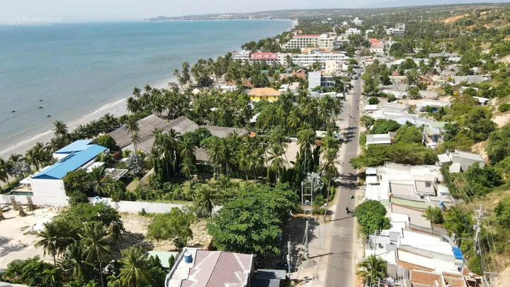 Bán lô đất lớn mặt tiền Nguyễn ĐÌnh Chiểu khu phố 1 Hàm Tiến, xây dựng cao tầng. LH: 0974090487