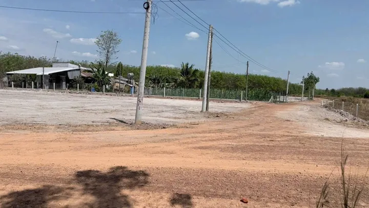 Bán đất 570.6m² có sẵn 150m² thổ cư ngang 10m giá 1.33 tỷ tại Xã Dầu Tiếng