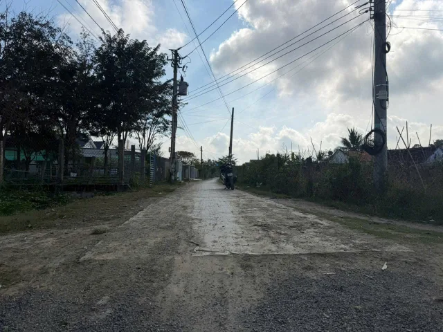 0938113403 Bán đất 89.5m² full thổ cư ngang 5m giá 310 triệu tại Xã Tân Định Z413