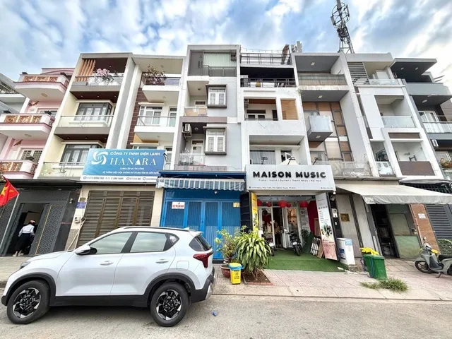 🏡 Mặt Tiền Rạch Xuyên Tâm - View Trực Diện ĐH VĂN LANG, QUỐC TẾ UTS - 64m2- 5 tầng -5 PN