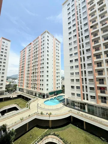 Bán căn nội thất trống chung cư Hoàng Quân, căn 2 phòng ngủ 60 m2 giá chỉ 2 tỷ 100
