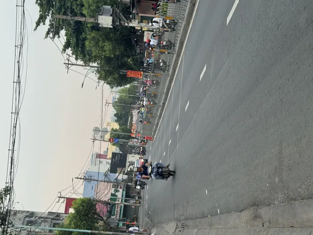 Ban nha 2 mặt tien kinh doanh đuong le van voi