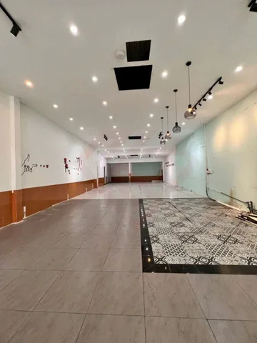 CHO THUÊ NHÀ MẶT TIỀN NGANG 8M TRUNG TÂM CẦN THƠ GIÁ 40 TRIỆU