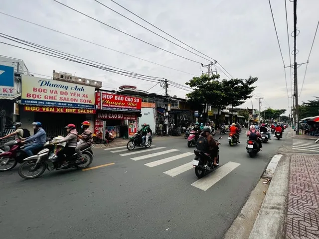Bán nhà gấp MT Bình Long Tân Phú