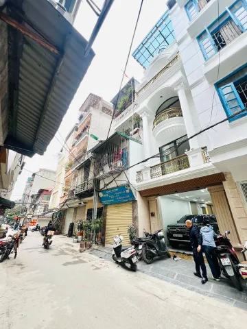 TÂN MAI– HOÀNG MAI - VÀNH ĐAI 2.5 ĐANG DẦN HOÀN THIỆN| GIÁ BÁN 23.6 TỶ
📐 50m² | 6 tầng + tum | Thang máy| 4 ngủ| bếp| ban công| phòng thờ, sân phơi. 
Nhà đẹp ngõ rộng thoáng, vỉa hè, ô tô vào nhà, di chuyển thuận tiện. Thông các ngả đi mọi nơi. 
🏫 
✨ 