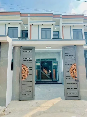 ✅NHÀ SỔ RIÊNG 
✅BÁN 3 CĂN NHÀ ĐẸP ĐANG HOÀN THIỆN 

🏡 NHÀ ĐẸP – VỊ TRÍ VIP THÁI HÒA TÂN UYÊN (TÂN KHÁNH- TPHCM )

📍 Vị trí gần trường Cấp 1 – 2 – 3 Thái Hòa, gần chợ
👉 Khu dân cư đông đúc, an ninh, tiện ở – tiện kinh doanh

📐Dt 4X21 đường nhựa 8m