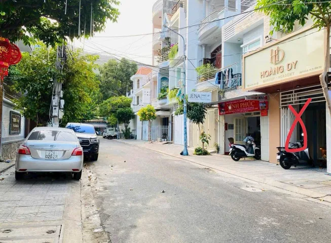 BÁN NHÀ 1 TRỆT 1 LẦU ĐƯỜNG NỘI BỘ LÊ LỢI