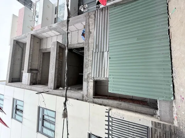 Bán nhà dương quảng gàm, 5 tầng sổ hồng riêng, hẽm xe hơi