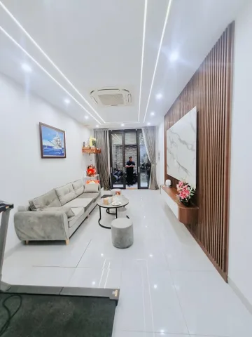 Bán nhà  Văn Cao Ba Đình Hà Nội dọn vào ở ngay, nhà mới, thang máy