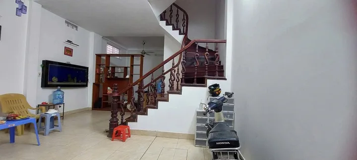 Cho Thuê Nhà 50M² 3 Tầng 3 Ngủ/ Lạc Long Quân - Tây Hồ/ Nội Thất CB/ Giá Thuê 13tr