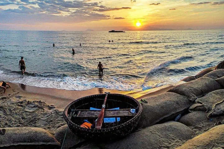 Đất biển Bình Minh - Nam Hội An (xã Thăng An, Đà Nẵng). Với 2,4 tỷ đồng là có thể sở hữu ngay.