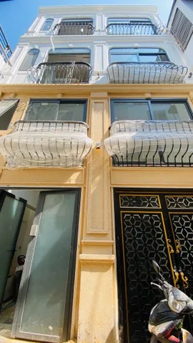 Bán nhà gấp CHDV 5 Tầng CMTT QUẬN 3