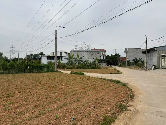 Bán đất 100m² full thổ cư ngang 8m giá 2.35 tỷ tại Phường Vân Phú