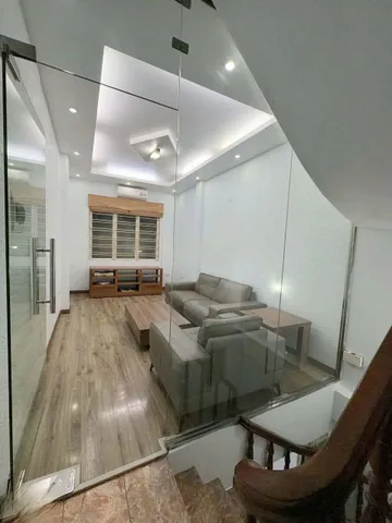 Cho thuê nhà Cảm Hội-Hai Bà Trưng-Dt 30mx4t,giá 12,5tr/1 tháng