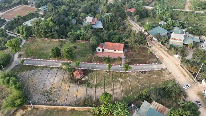 495.5m - mặt tiền rộng- mặt đường apphan - chỉ hơn 9tr/m