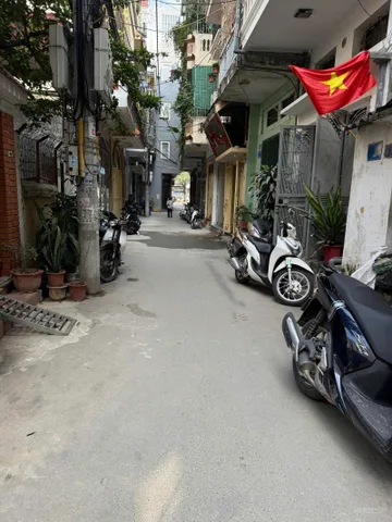 Cho Thuê Nhà Phố Bà Triệu - Hà Đông / 35M² 3 Tầng 2 Ngủ - Nội Thất CB - Giá Thuê 10tr