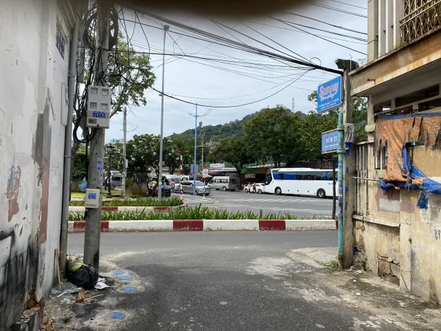 BÁN ĐẤT TRƯƠNG CÔNG ĐỊNH, SÁT BIỂN BÃI TRƯỚC