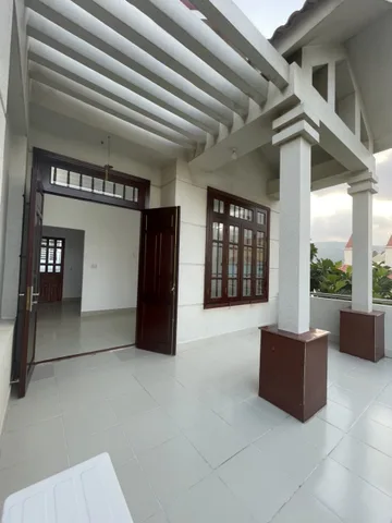 BÁN NHÀ 1 TRỆT 2 LẦU HẺM Ô TÔ TRÁNH NHAU HUYỀN TRÂN CÔNG CHÚA