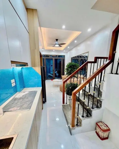Chính Chủ -Bán Nhà Phố Trương Định . Hoàng Mai - 20m Ra Phố ÔTÔ Dừng Đỗ - Kinh Doanh - Tặng Full Nội Thất 
+ Diện tích 30m - 4 tầng - 3 Ngủ KCBT Kiên Cố
+ Tặng full nội thất về ở ngay
+ Giá Nhỉnh 4 tỷ Có Thương Lương
+ Nhà Nguồn Gốc Sổ Đỏ , Sang Tên V