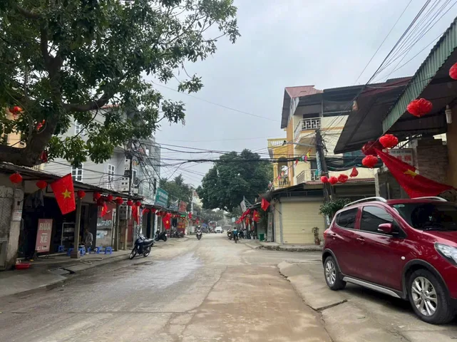 Chủ cần bán căn nhà tại trục chính xã Lạc Hồng, ngay vành đai 4, sát KCN Phố Nối A: 0835459289