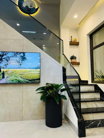 Bán nhà 1 trệt 3 lầu mới đẹp hẻm ô tô Nguyễn An Ninh, gần mặt tiền đường, vị trí trung tâm