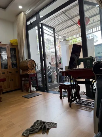NGỘP. BÁN NHANH NHÀ 3 TẦNG _ NHÀ ĐẸP NGAY NGÃ TƯ THỦ ĐỨC. DIỆN TÍCH KHỦNG GẦN 100M2 . NHÀ 3 TẦNG ĐƯỜNG THÔNG TỨ TUNG.