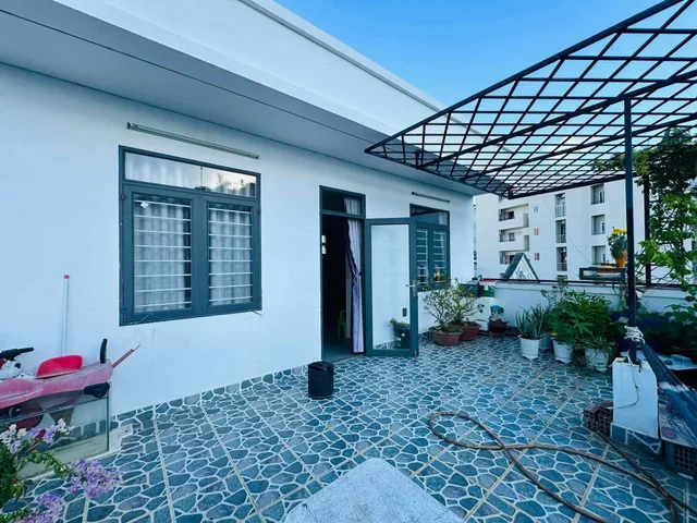 BÁN NHÀ 1 TRÊT 3 LẦU MẶT TIỀN LƯƠNG VĂN CAN, RỘNG 7.8M, GẦN BIỂN BÃI TRƯỚC VÀ BÃI SAU