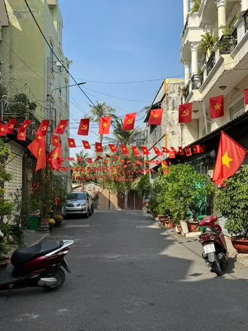 Nhà 4 Tầng hẻm xe hơi đường Hiệp Bình vào, gần TTTM Gigamall Phạm Văn Đồng