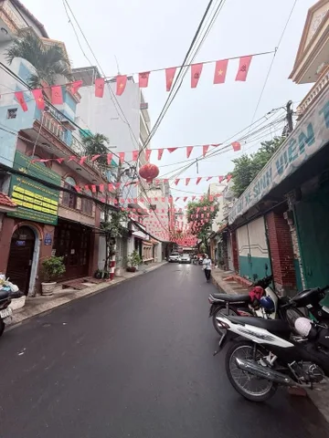 Bán nhà Gấp 3 tầng HXH Hoàng Hoa thám Tân Bình  Tân Bình