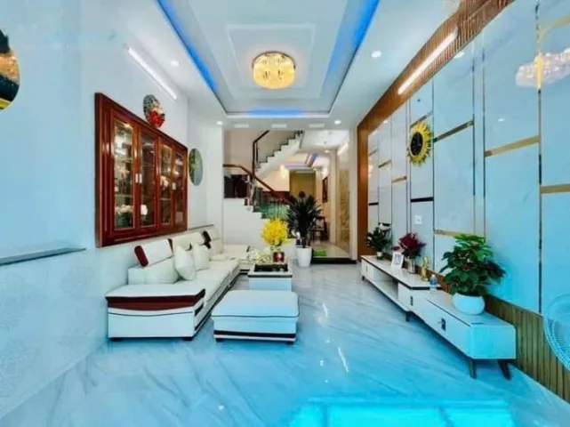 Bán nhà ngay QL1A, diện tích tích 58m2. Chủ cần bán gấp, giá chỉ 3,1 tỷ. Nhà ngay Tô Ngọc Vân phường Thạnh Xuân Quận 12.  nhà mới xây 3 năm full nội thất