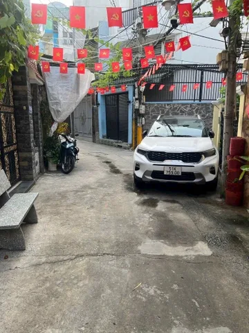 Nhà 2 tầng cạnh Cư Xá Ngân Hàng; 45m2 2PN cách HXH 25m; nhà mới vào ở ngay