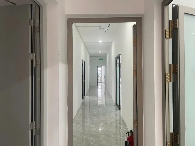 CHO THUÊ MẶT BẰNG 3 TẦNG MT NGUYỄN TẤT THÀNH ( Có thang  máy )