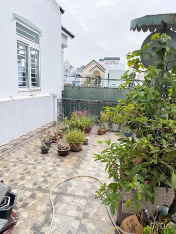 NHÀ 1 TRỆT 1 LẦU  SÂN THƯỢNG MẶT TIỀN TRẦN NAM PHÚ - PHƯỜNG TÂN AN - TP CẦN THƠ 
❌❌Giá bán: 6 tỷ 950 triệu (Thương Lượng nhẹ )
- Diện tích: 4m x 18.5m = 74m 
- Pháp lý sổ hồng hoàn công
- Hướng Tây Nam
- Lộ giới 15m (3-9-3)
- Kết cấu: 1 Phòng trước 