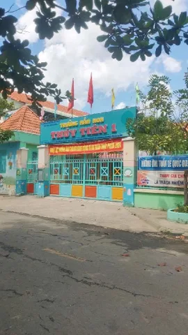 NHÀ MẶT TIỀN 10M HIẾM – KDC BÌNH HƯNG

💰 Giá: 6.9 tỷ
📐 DT: 10m × 6m (60m²)

🏗 1 trệt + lửng + 1 lầu
🛏 4PN – 4WC

🚗 Sân sử dụng thêm ~30m² đậu ô tô

📍 Đối diện MN Thủy Tiên – gần UBND Bình Hưng – gần Bến xe Q8

📜 Sổ hồng riêng – bao sang tên
