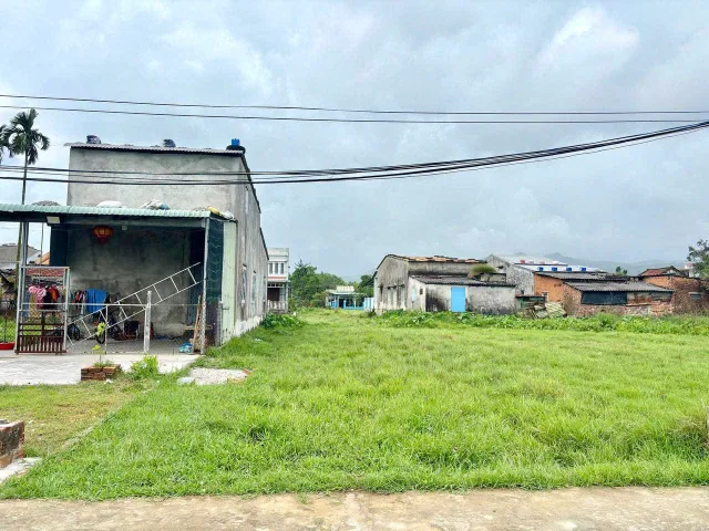 🏠 8xx lô đất vuông vứt - FULL đất ở - Sẵn Sổ🎯🎯
📍Đất ven Đà Nẵng - về trung tâm 15km