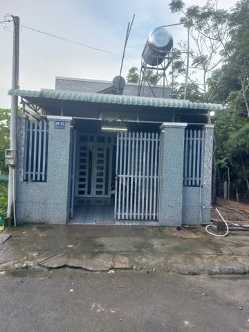 CHÍNH CHỦ BÁN NHANH CĂN NHÀ CẤP 4 TẠI THỊ TRẤN, 90M2, SHR, 1 TỶ 095