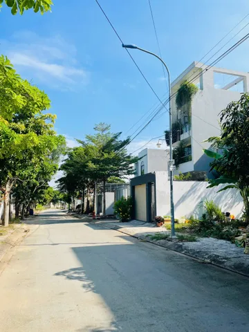 NHÀ PHỐ 5 TẦNG, 9PN – 182m² – KĐT ĐÔNG TĂNG LONG – ĐƯỜNG 9M – GIÁ 12.9 TỶ