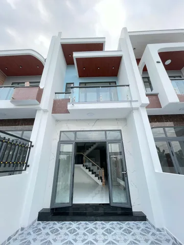 Bán nhà sổ hồng riêng thổ cư - mặt tiền đường thông kinh doanh - TT 600tr nhận nhà
