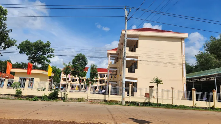 Bán Đất 670m2 có sẵn 300 m2 thổ cư giá 180 triệu