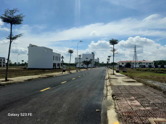 cần bán đất sỗ sẵn ngay KDC Đối diện KCN Tân Bình, Bình Dương