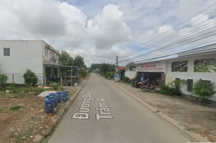 Bán lô đất đẹp 20m mặt tiền đường 6m ngay trung tâm Bến Cát